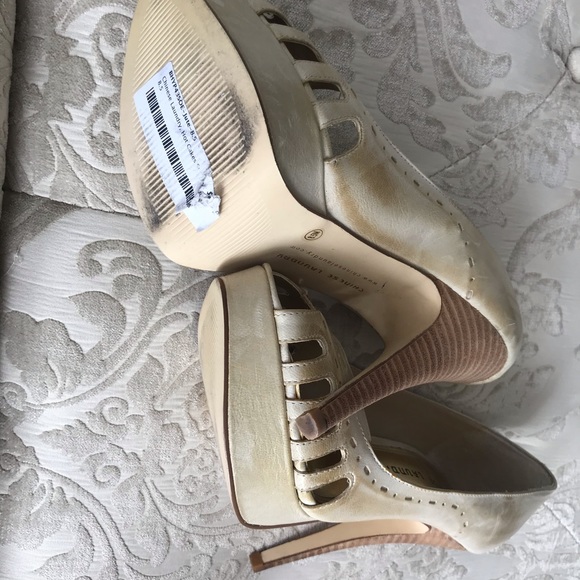 Chinese Laundry Platform Heels - Picture 4 of 7